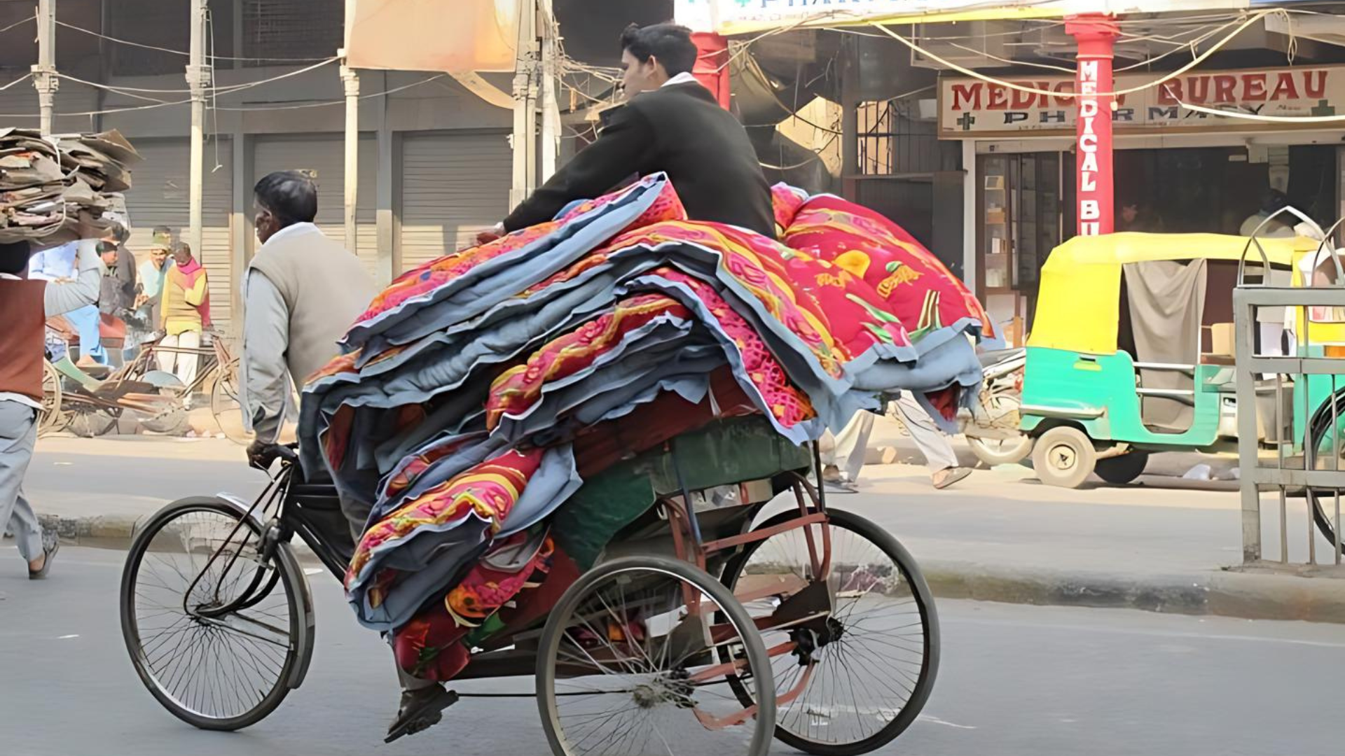 An Assault on the Senses - The Vibrant Chaos of Old Delhi