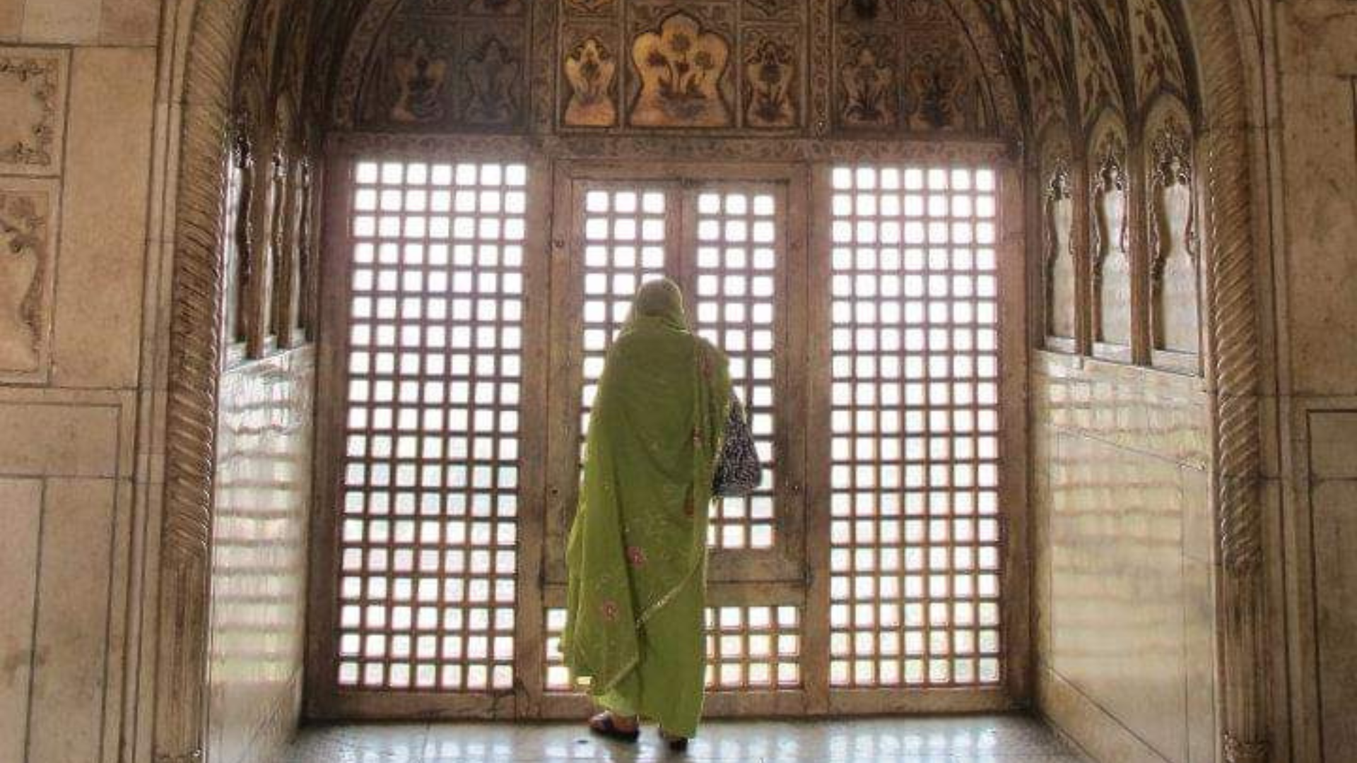 The Many Faces of Agra - Echoes from the City of Love